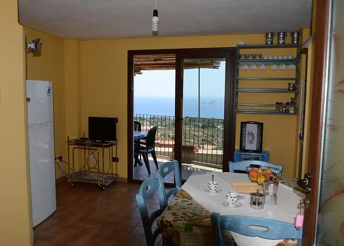 Fiorerosa サンタ・マリア・ナヴァーリス